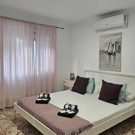 Suncastle -with Sunny Rooftop Terrace And Barbecue